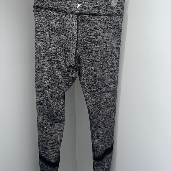 Older Kids Old Navy Active Leggings - Picture 1 of 6